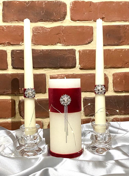 Set Două Lumânări Conice și Suport Decorativ din Ceară - Catifea Bordo